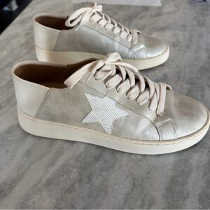 Women’s White Raven Pearl white Star Accent Sneakers